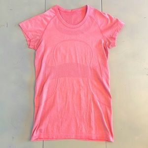 Lululemon’s swiftly T crew neck size 6 in watermelon color